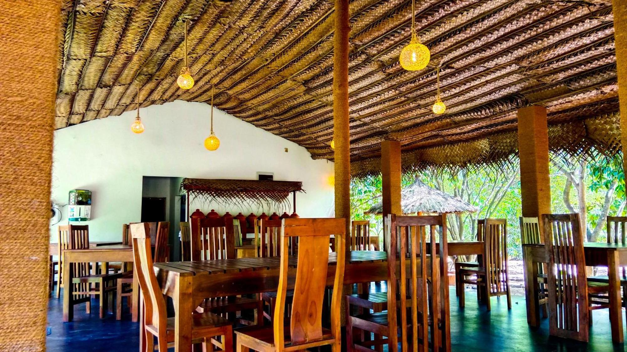 Ceylon Amigos Eco Resort Сигирия Экстерьер фото