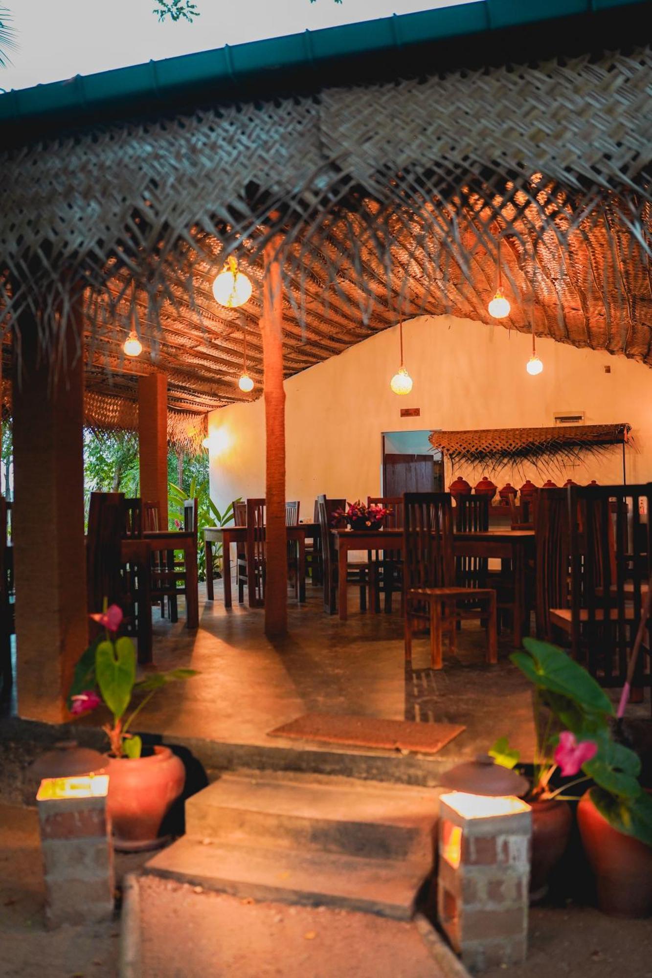 Ceylon Amigos Eco Resort Сигирия Экстерьер фото