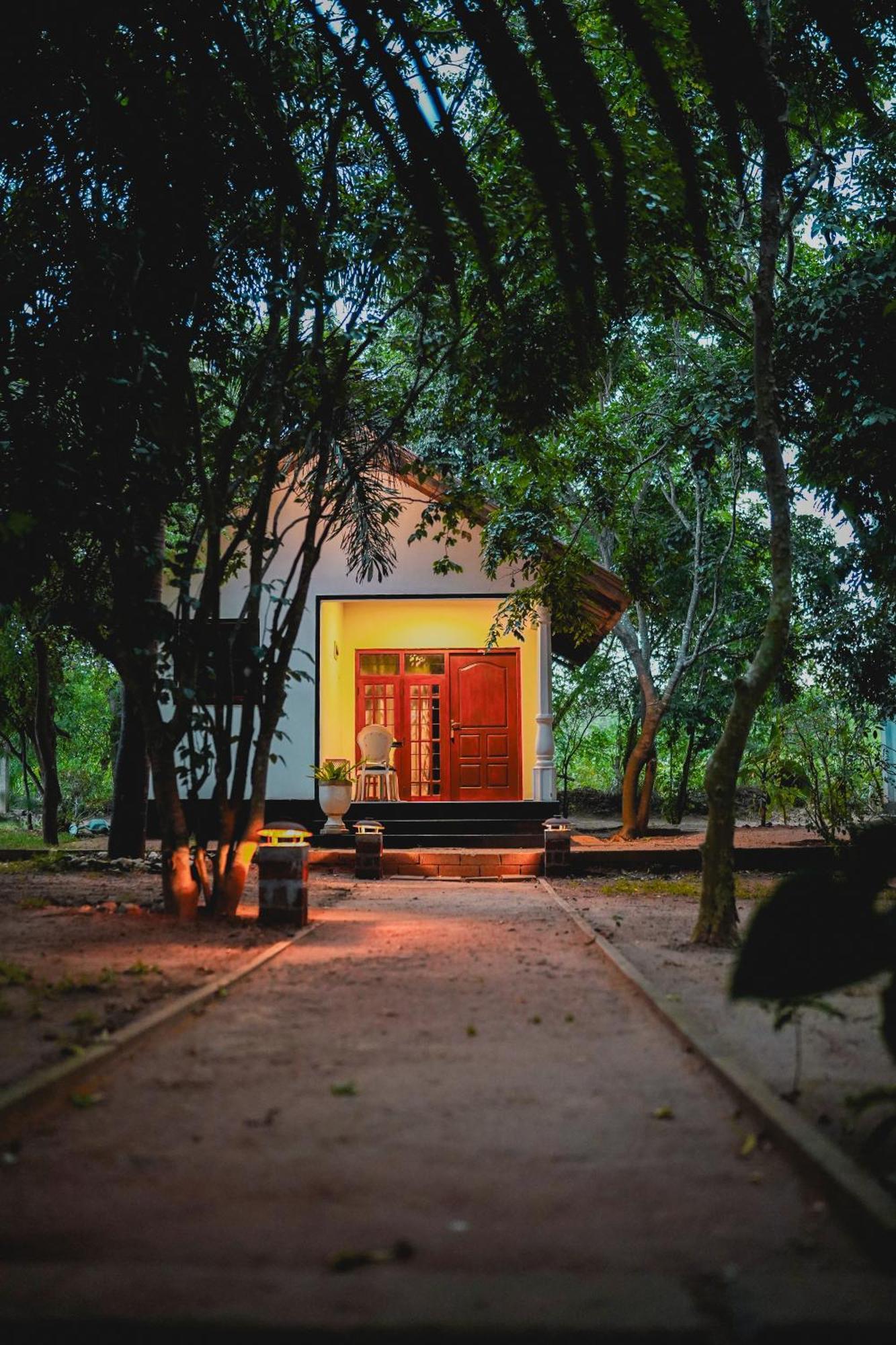 Ceylon Amigos Eco Resort Сигирия Экстерьер фото